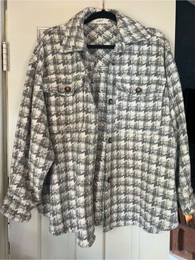 Cici Houndstooth Button-Up Shirt Jacket